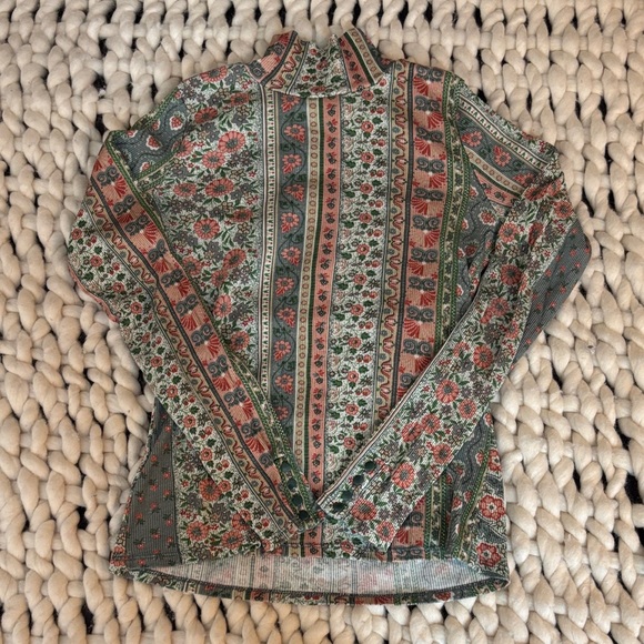 Sezane Green and Red Floral Long Sleeve Shirt 100% Cotton - Picture 2 of 8